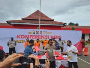 Tiga Orang Pengepul Judi Ditangkap
