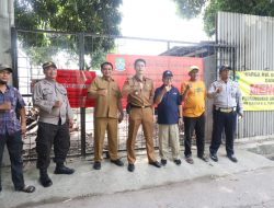 Distaru Kota Bekasi Segel Bangunan Liar Penampungan Limbah dan Rongsok