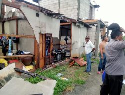 Puting Beliung Porak Porandakan Puluhan Rumah Warga,Nenek Tua Terluka Parah