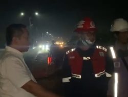 Wakil bupati Karawang tegur sopir nakal yang merusak jalan Interchange Karawang barat