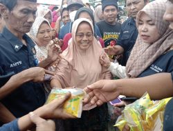 Minyak Goreng Kemasan Di Serbu Warga Rengasdengklok Kerawang