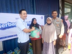 BFI Finance Berikan Ratusan Paket Lengkap Sembako Untuk Warga Tidak Mampu