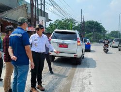 Tinjau Kalimalang, PJ Bupati Dani Ramdan Pastikan Penggunaan Beton Berkualitas
