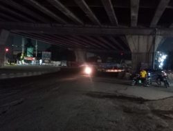 Jalan Banyak Berlobang Dan Tanpa Penerangan Bahayakan Pemudik