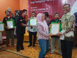 BPJPH Berikan Sertifikasi Halal Pada Puluhan Pedagang Bakso Kab Bekasi