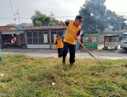 Polsek Serang Baru Gandeng Tiga Pilar Polri Peduli Bersihkan Lingkungan