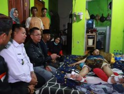 Pj Bupati Bekasi Jenguk Korban Perampasan Motor di Underpass Cibitung