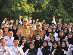 Pj. Wali Kota Bekasi Serahkan SK PPPK Secara Simbolis untuk 550 Tenaga Pendidik
