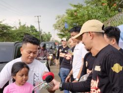 Lapas Kelas IIA Cikarang Giat Bhakti Sosial Pembagian Takjil Ramadhan Pada Pengguna Jakan yang Melintas
