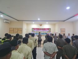 Apel Gabungan Pengamanan Malam Takbir Hari Raya Idul Fitri 1445 Hijriyah Di Lakukan Polsek Tarumajaya