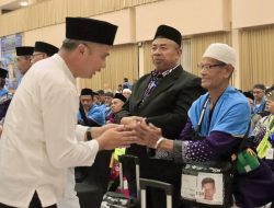 Kloter Pertama Jamaah Haji Asal Jawa Barat Diberangkatkan
