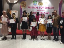 Asda II Pemkot Bekasi Hadiri Penyerahan Piala Festival Pop Singer
