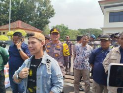 Datangi Polsek Ciksel Ratusan Warga Dukung Penangan Kasus Narkoba