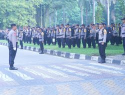 Apel Pergeseran Pasukan Pengamanan TPS Ops Mantap Praja Jaya 2024: Kapolres Metro Bekasi Tegaskan Netralitas dan Pastikan Kesiapan Total