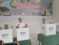 PASLON PILKADA KOTA BEKASI HIMBAU AKSI DAMAI DI HARI PENCOBLOSAN