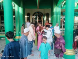 Berbagi Kasih Pj Lurah Sukadanau Sambangi Masjid Jami Assa’adah