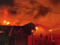 Gudang Limbah Karet Dilalap Si Jago Merah