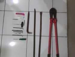 Lakukan Operasi Kejahatan Jalanan, Polsek Cikpus Amankan 3 Orang Membawa Alat Kejahatan