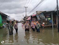 Kapolsek Sukatani lakukan Pengecekan Genangan Air di Wilayah Desa Suka Jadi
