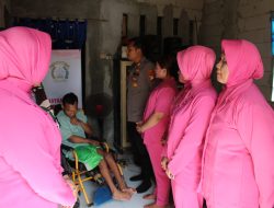 Tiga Warga Tidak Mampu dan Alami Disabilitas Dapatkan Santunanan Dari Polsek Tarumajaya