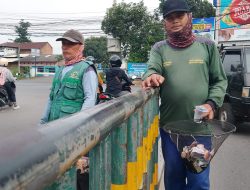Di Ambang Penertiban, Juru Sumbangan Pembangunan Mesjid Di Jalan Berharap Dapat Diberikan Pekerjaan Baru Jika Dilarang