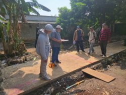 Kolaborasi DLH dengan OPD dalam Monev Pengecekan Fisik Bantuan Sosial di Kecamatan Bantargebang