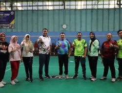 Wawali Harris Bobihoe Tampil Memukau Di Turnamen Bulu Tangkis se Mustika Jaya