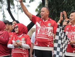 Walikota Bekasi Bersama Ribuan Warga Susuri Jejak Sejarah di Kota Bekasi Berjalan Kaki
