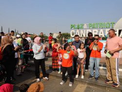 Wali dan Wakil Wali Kota Bekasi Nyanyi Bersama Anak Down Syndrome, Warnai CFD di Plaza Patriot Candrabhaga