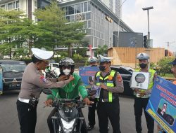 Sat Lantas Polres Metro Bekasi Gelar Sosialisasi Operasi Zebra Jaya 2025 di GT Cikarang Barat