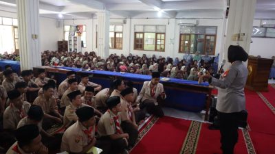 Kapolres Bekasi Ajak Santri Jauhi Kenakalan Remaja