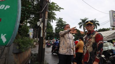 Respons Cepat Aduan Warga, Wali Kota Bekasi Tinjau Langsung Galian Fiber Optic di Pondok Gede