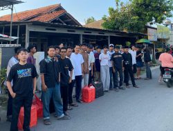 Calon Anggota BPD Bachtiar Syafrudin Bersama Viking Rawakuda Gelar Aksi Bagi Takjil