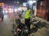 Unit Lantas Polsek Cikarang Timur Respon Cepat Insiden Laka Lantas di Rengas Bandung