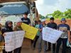 Warga Hadang Truk Proyek Tol Japek 2 Selatan,Kecewa Belum Mendapat Pergantian