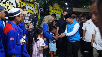 Kapolres Metro Bekasi Dampingi Kapolri dan Kapolda Metro Jaya Takziah ke Kediaman Korban Penyiraman Air Keras di Tambun Selatan