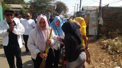 Cakades Santi Sagita Nomor Urut 1 Turun Gerakkan Warga, Drainase hingga Lapangan Bola Jatiwangi Dibersihkan