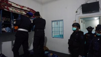 Razia Gabungan di Lapas Cikarang, Puluhan Barang Terlarang Disita