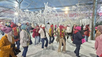 Perlombaan line Dance di Atas Salju di Gelar First Frozen Kingdom